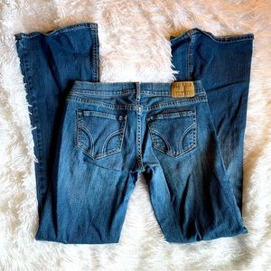 Low rise boot cut or bell bottom Hollister jeans in a medium wash!!